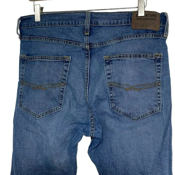 Levi's signature 32x32 distressed blue jeans‎ - Picture 3 of 6